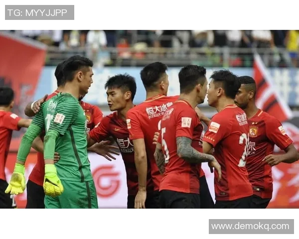 天津权健迎战沈阳球队全力以赴争夺胜利展现实力与斗志